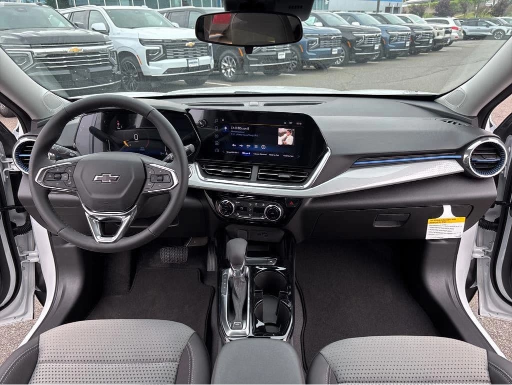 Chevrolet Trax LT FWD 4dr 2026 — side view