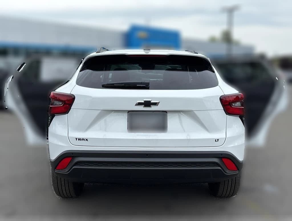 Chevrolet Trax LT FWD 4dr 2026 — side view