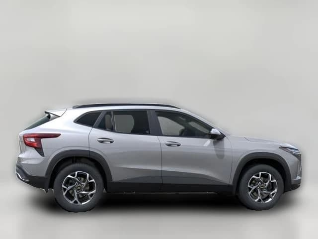 Chevrolet Trax LT FWD 4dr 2026 — side view