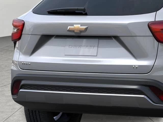 Chevrolet Trax LT FWD 4dr 2026 — side view