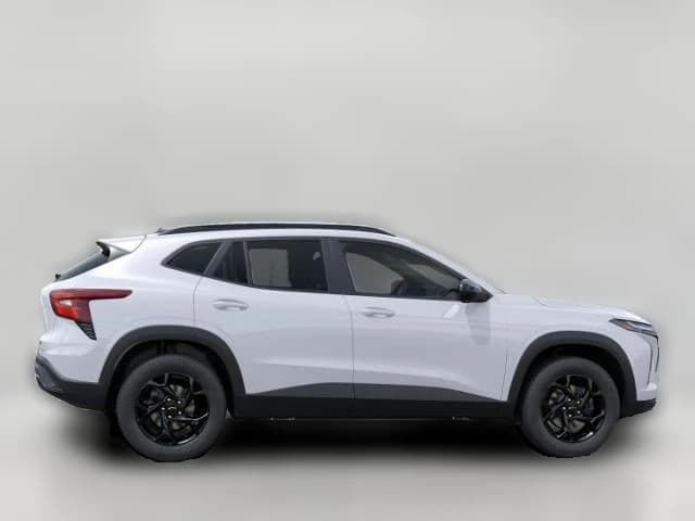 Chevrolet Trax LT FWD 4dr 2026 — side view