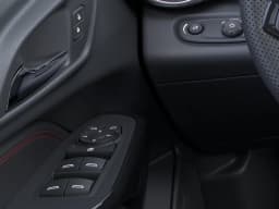 Chevrolet Trax 2RS FWD 4dr 2026 — side view