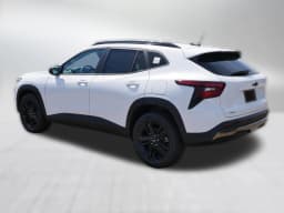 Chevrolet Trax ACTIV FWD 4dr 2026 — side view