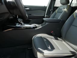 Chevrolet Trax ACTIV FWD 4dr 2026 — side view