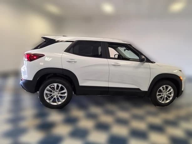 Chevrolet Trailblazer LS FWD 4dr 2026 — side view