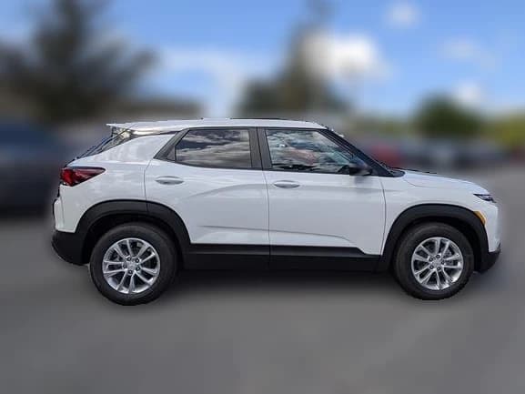 Chevrolet Trailblazer LS FWD 4dr 2026 — side view