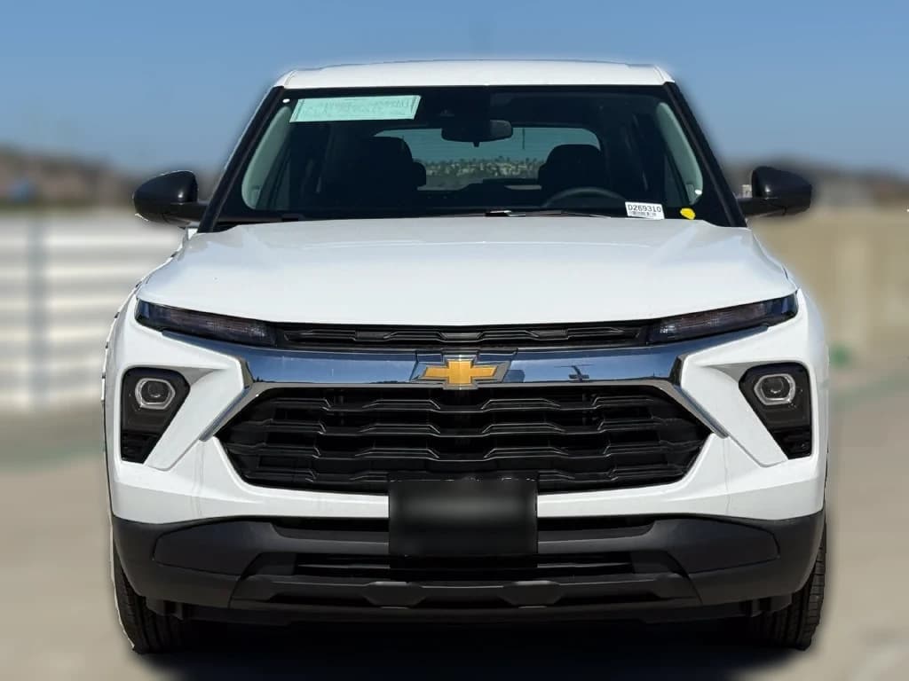 Chevrolet Trailblazer LS FWD 4dr 2026 — side view