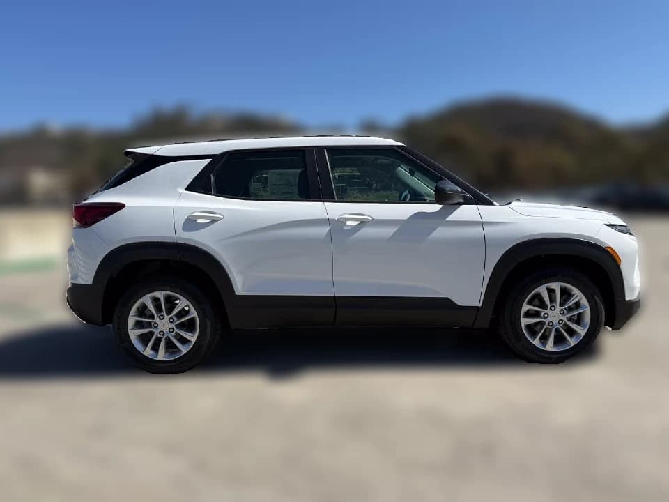 Chevrolet Trailblazer LS FWD 4dr 2026 — side view