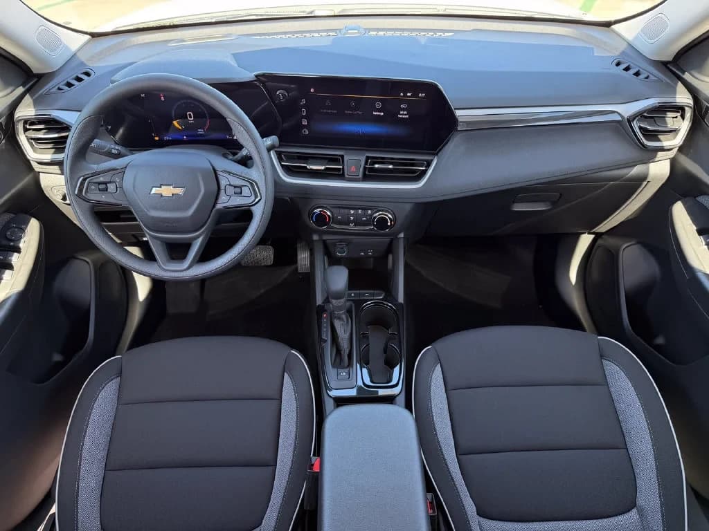 Chevrolet Trailblazer LS FWD 4dr 2026 — side view