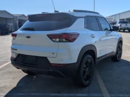 Chevrolet Trailblazer LT FWD 4dr 2026 — side view