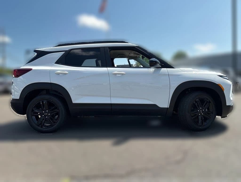 Chevrolet Trailblazer LT AWD 4dr 2026 — side view