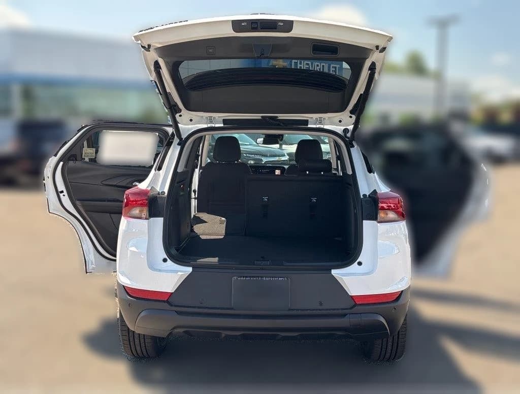 Chevrolet Trailblazer LT AWD 4dr 2026 — side view