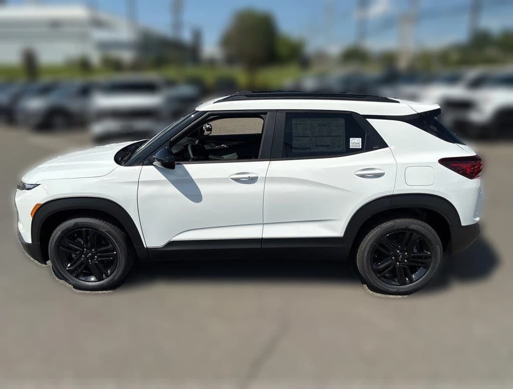 Chevrolet Trailblazer LT AWD 4dr 2026 — side view