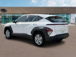 Hyundai Kona SE FWD 2027 — side view
