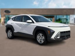 Hyundai Kona SE FWD 2027 — side view