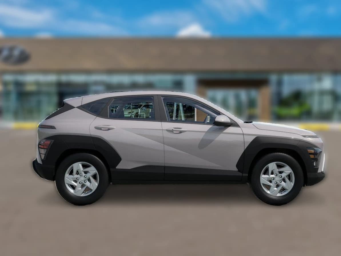 Hyundai Kona SE FWD 2027 — side view