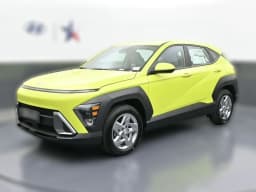 Hyundai Kona SE FWD 2026 — side view