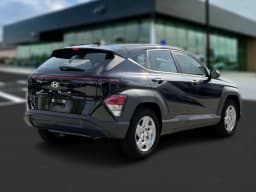 Hyundai Kona SE FWD 2027 — side view