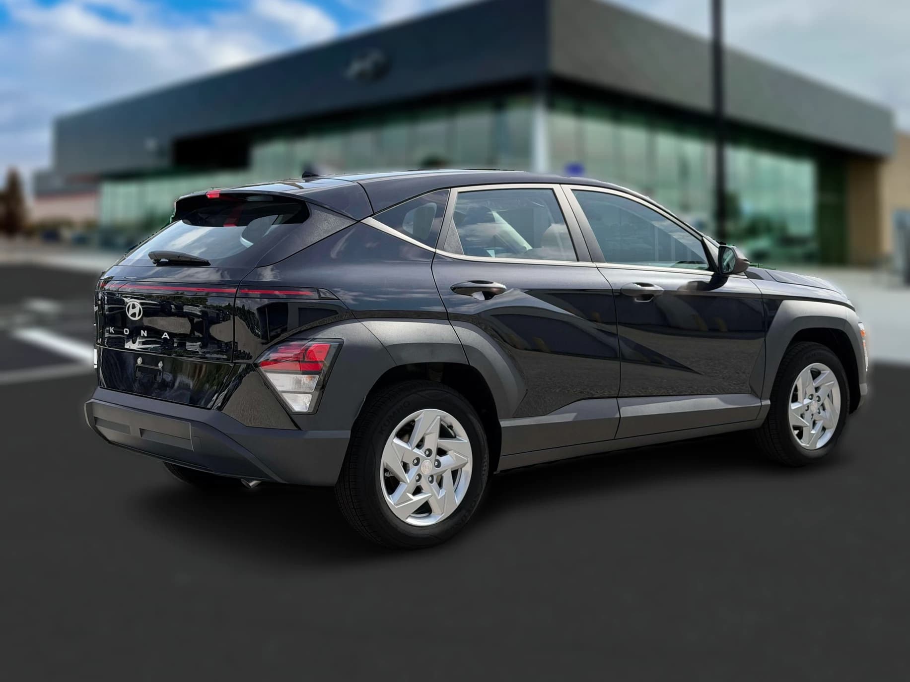 Hyundai Kona SE FWD 2027 — side view