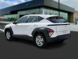 Hyundai Kona SE FWD 2027 — side view