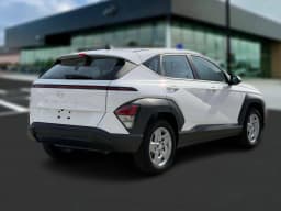 Hyundai Kona SE FWD 2027 — side view