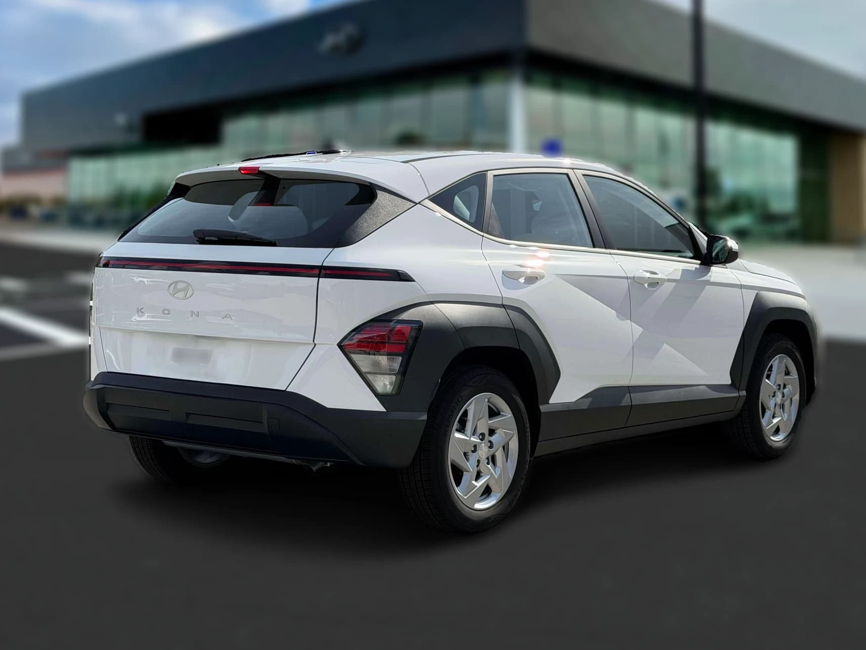 Hyundai Kona SE FWD 2027 — side view