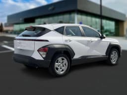 Hyundai Kona SE FWD 2027 — side view