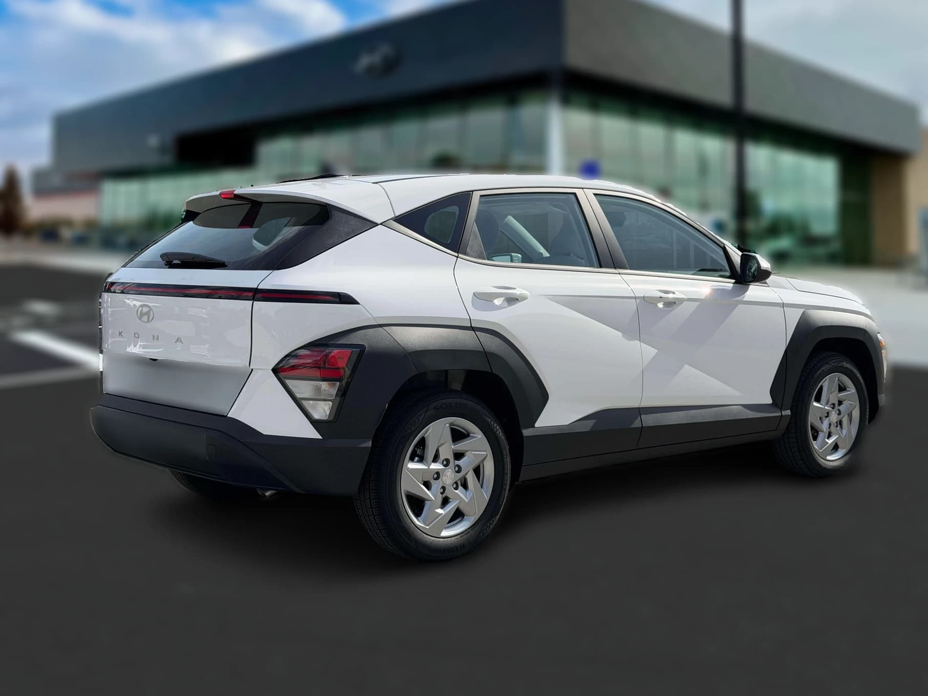 Hyundai Kona SE FWD 2027 — side view