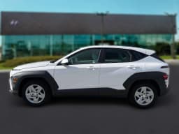 Hyundai Kona SE FWD 2027 — side view