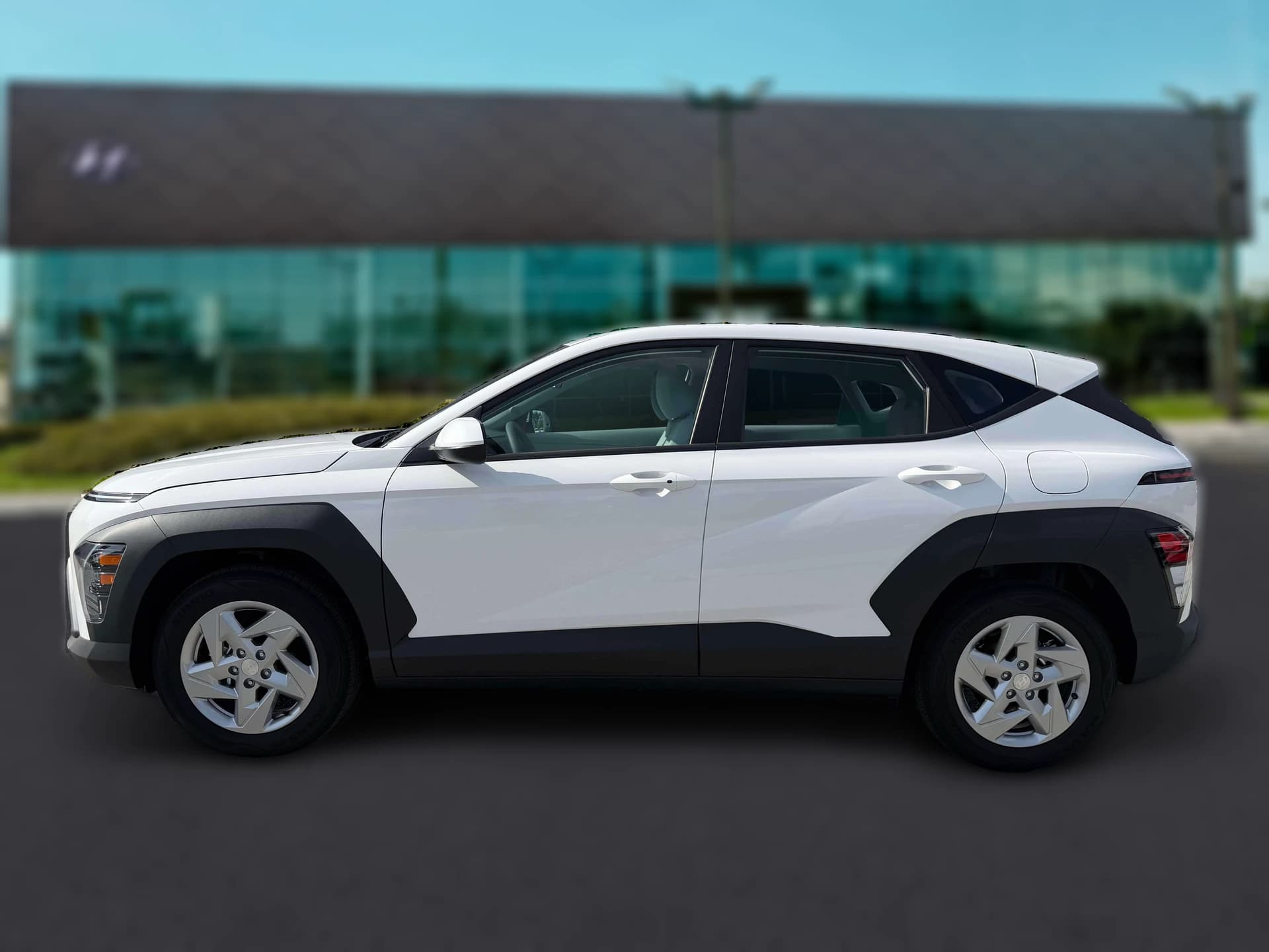 Hyundai Kona SE FWD 2027 — side view