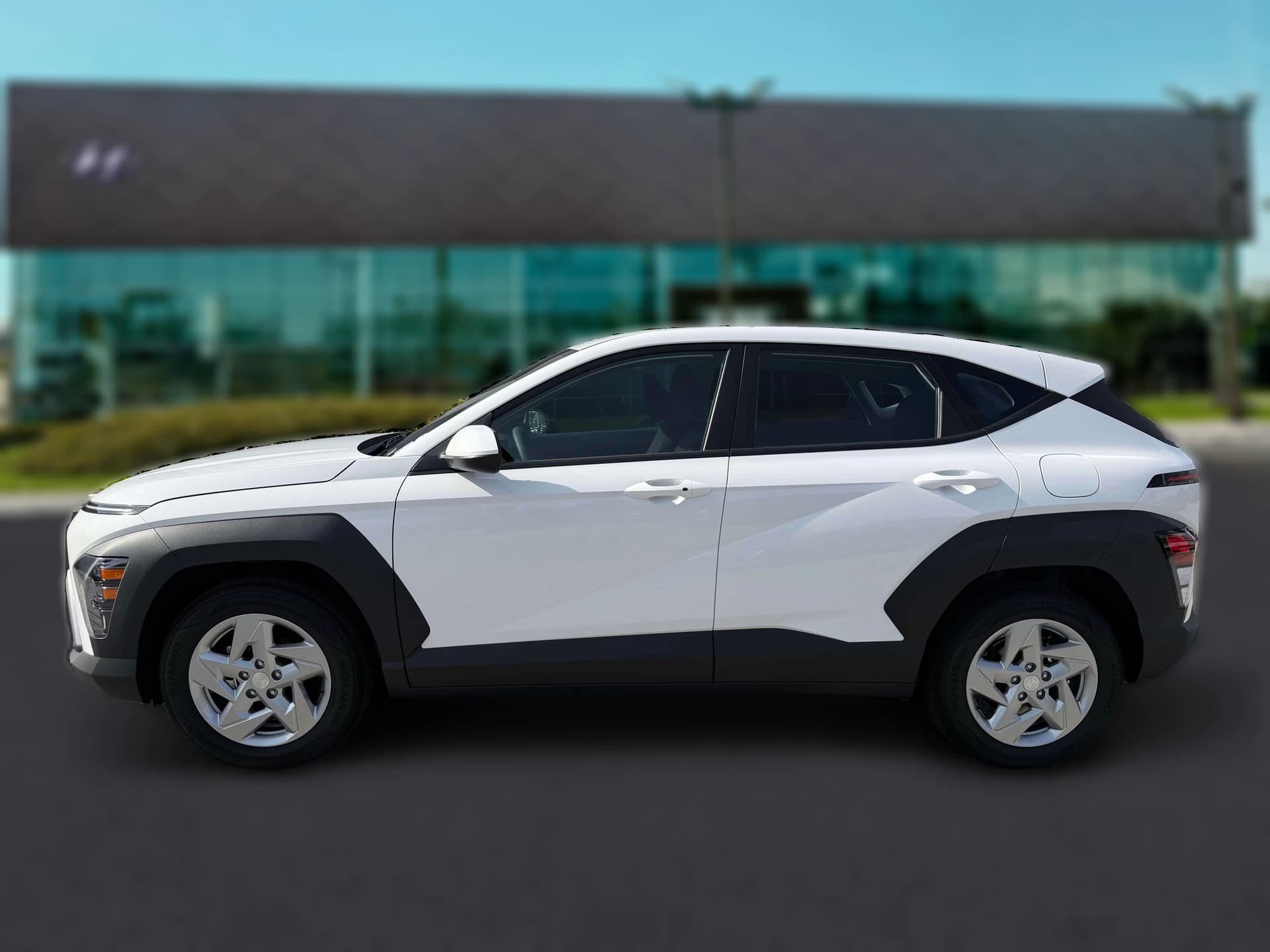 Hyundai Kona SE FWD 2027 — side view