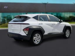 Hyundai Kona SE FWD 2027 — side view