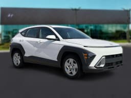 Hyundai Kona SE FWD 2027 — side view