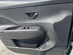 Hyundai Kona SE FWD 2026 — side view