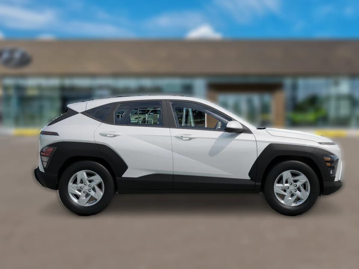 Hyundai Kona SE FWD 2027 — side view