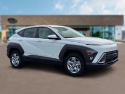 Hyundai Kona SE AWD 2027 — side view