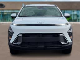 Hyundai Kona SE AWD 2027 — side view