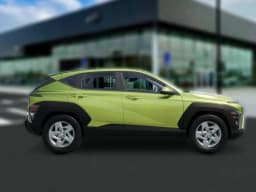 Hyundai Kona SE AWD 2027 — side view