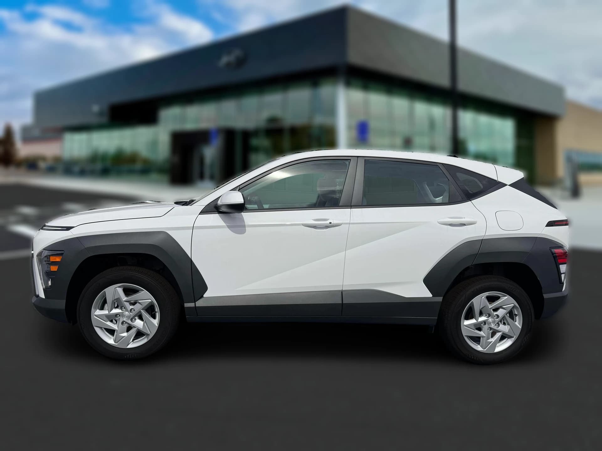 Hyundai Kona SE AWD 2027 — side view