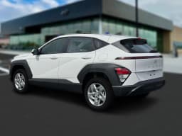 Hyundai Kona SE AWD 2027 — side view