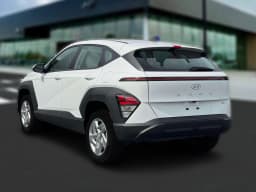 Hyundai Kona SE AWD 2027 — side view