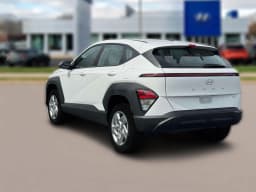Hyundai Kona SE AWD 2027 — side view
