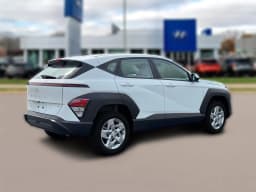 Hyundai Kona SE AWD 2027 — side view