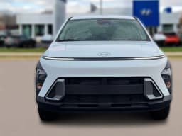 Hyundai Kona SE AWD 2027 — side view