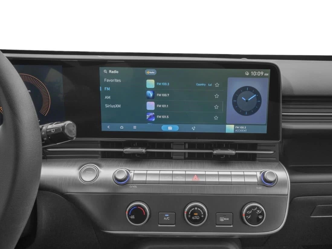 Hyundai Kona SE AWD 2027 — side view