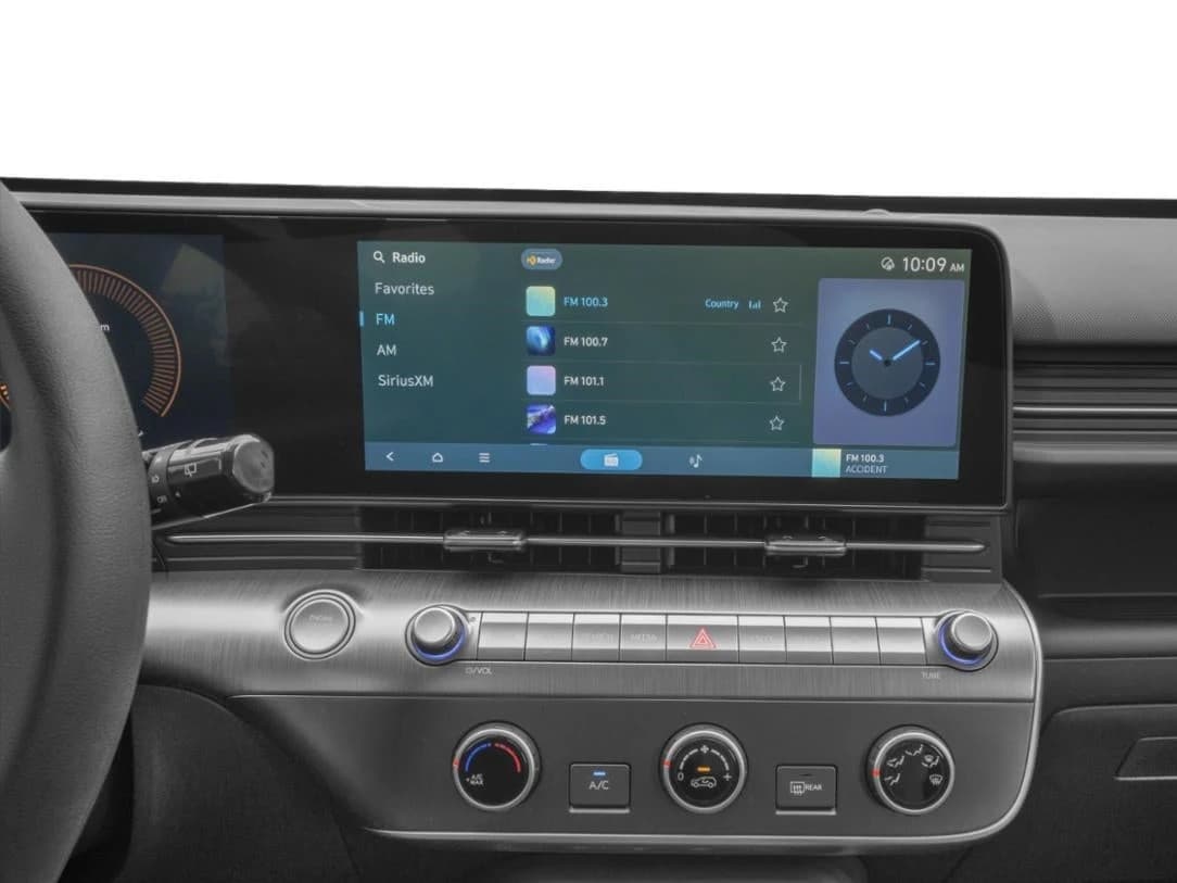 Hyundai Kona SE AWD 2027 — side view