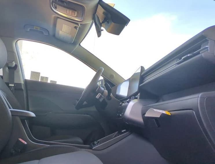 Hyundai Kona Electric SEL FWD 2025 — side view