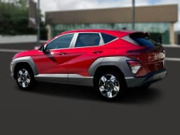 Hyundai Kona SEL Convenience AWD 2025 — side view