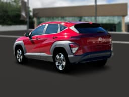 Hyundai Kona SEL Convenience AWD 2025 — side view