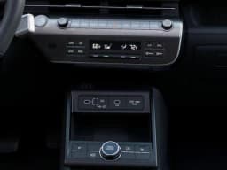 Hyundai Kona SEL Premium FWD 2026 — side view